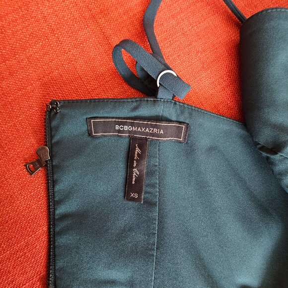 BCBGMAXAZRIA - Eve Asymetrical Jumpsuit in size XS - Picture 6 of 9